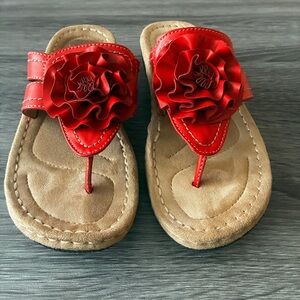 Cliffs by White Mountain Cynthia red faux leather flower wedge thong sandals